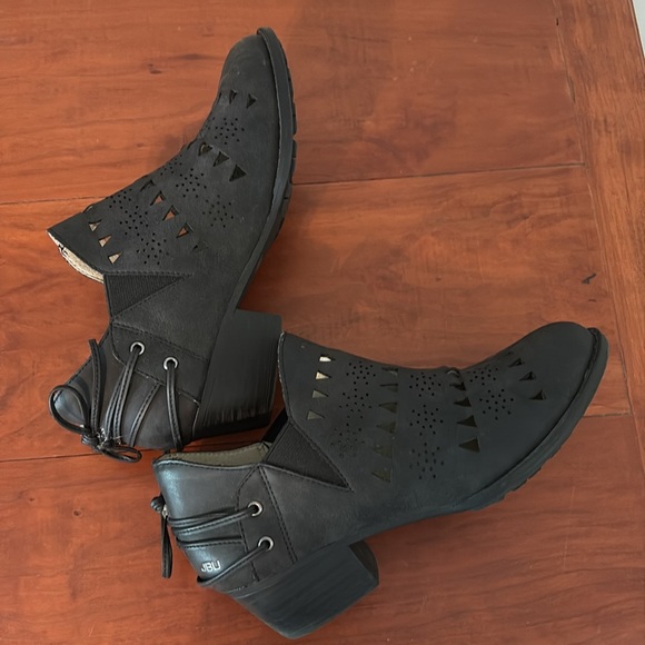 JBU Shoes - JBU by Jambu Black Laser Cut Western Ankle Boots Block Heel 8